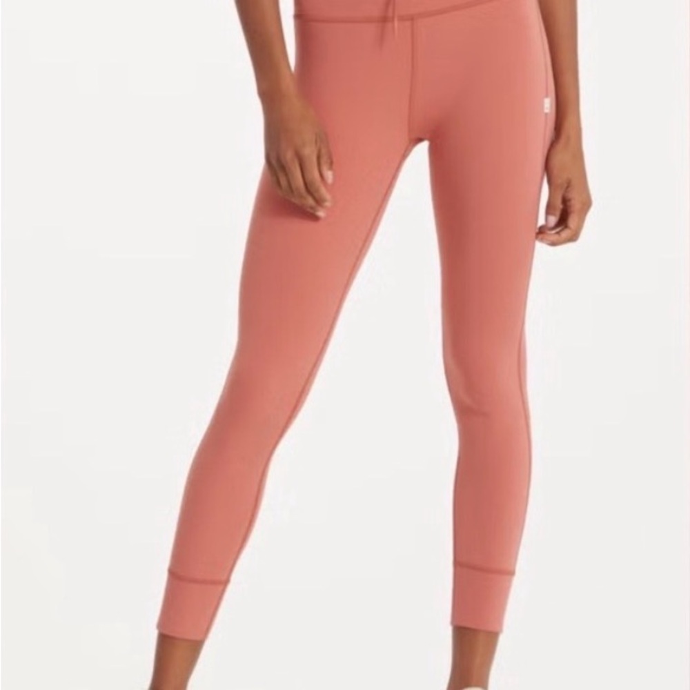Vuori Women's Leggings in Coral